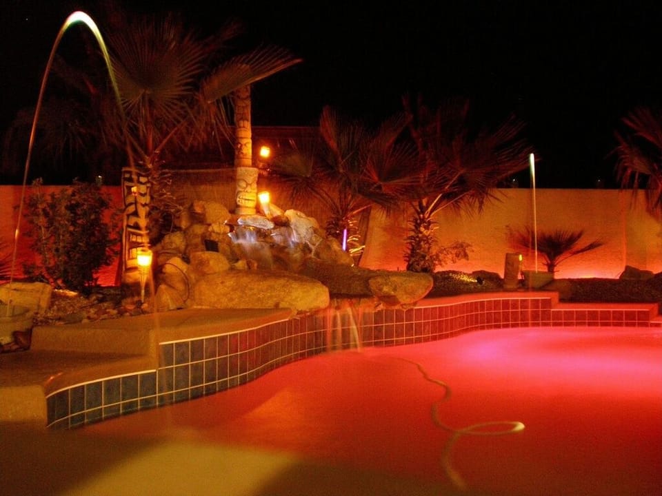 Deck jets with Fiberoptic lights and foggers in the pool