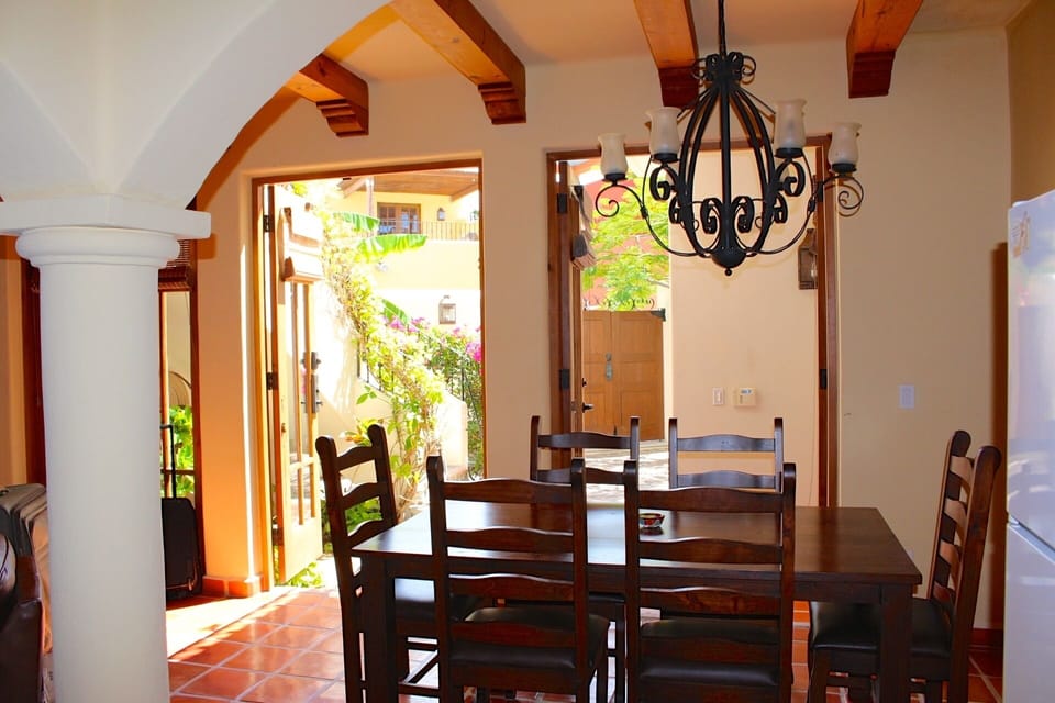 Dining area
