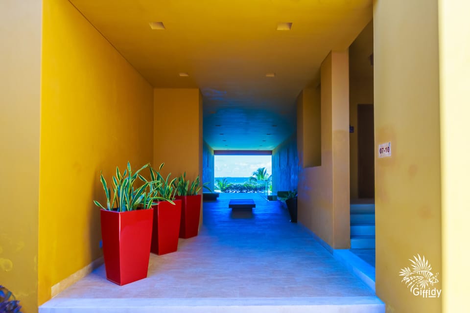 Lobby Area to Infinity Pool
