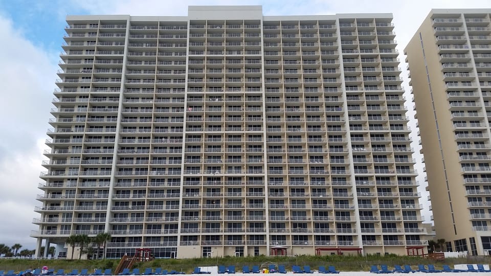 Majestic Tower I.  beach side