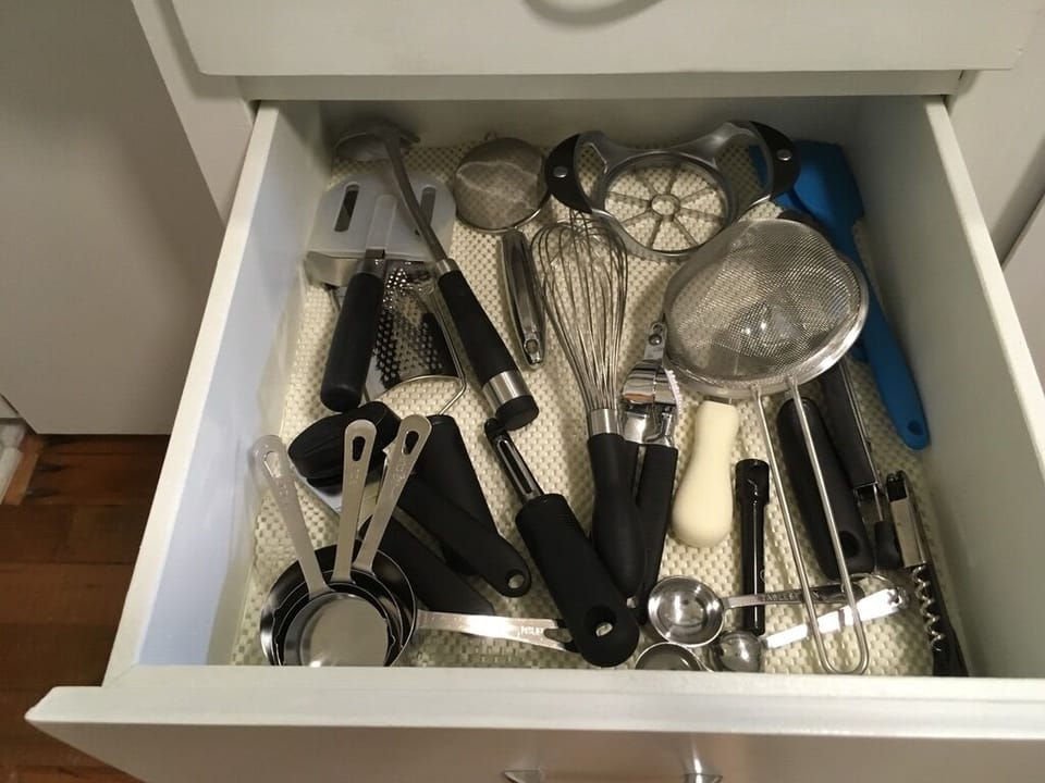 Additional kitchen tools.