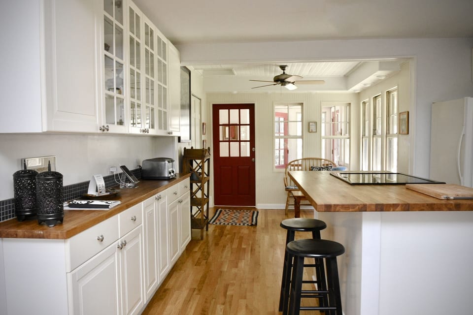 Cook anything or watch and chat from a bar stool. 
