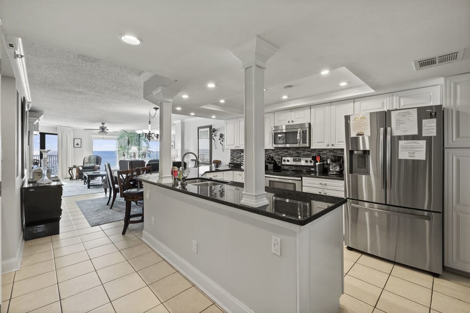 Completely redesigned kitchen w/ new stainless steel appliances