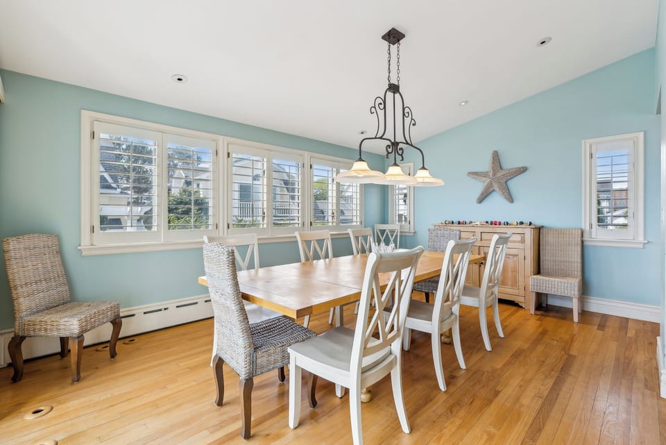 Oceanview Dining Room - Seating for 10