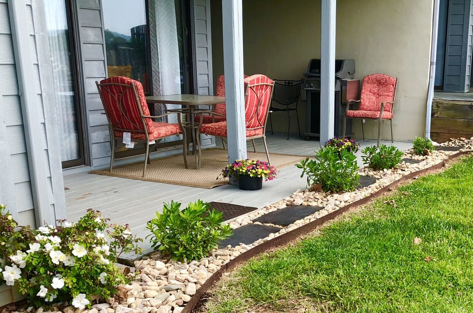 UPDATED PATIO with SEASONAL FLOWERS