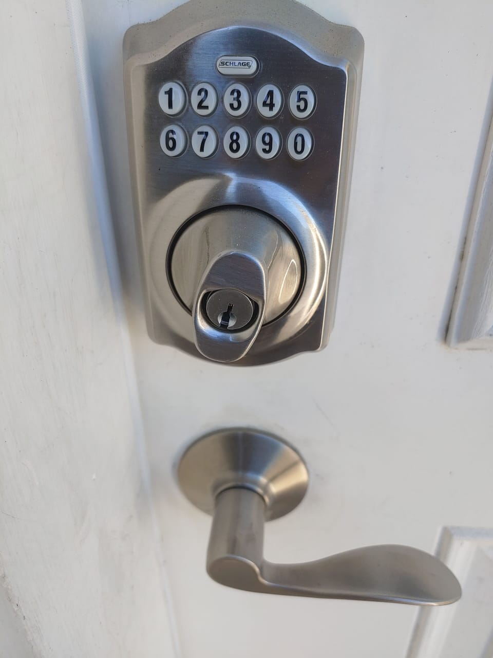 Code is provided before you arrive.  Turn knob to the Rt to unlock -  Lt to lock