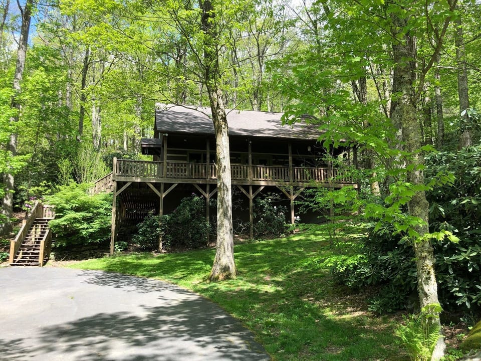 Boone Tree House in a Park like setting