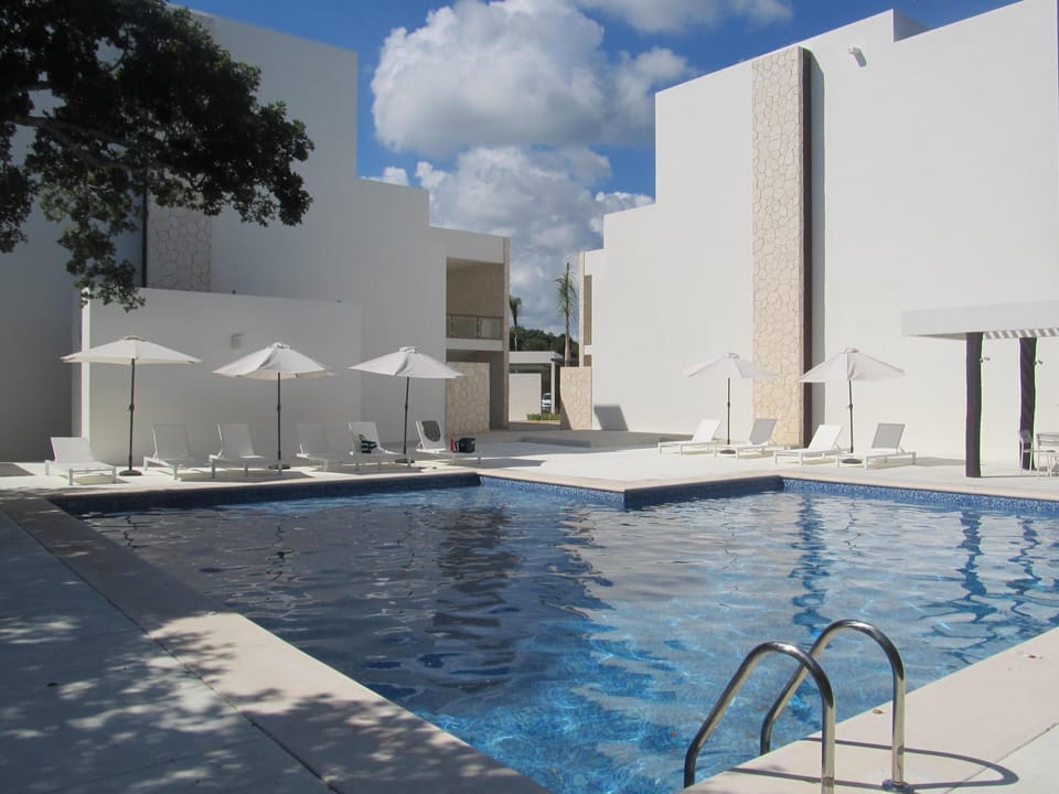 Quetzal pool
