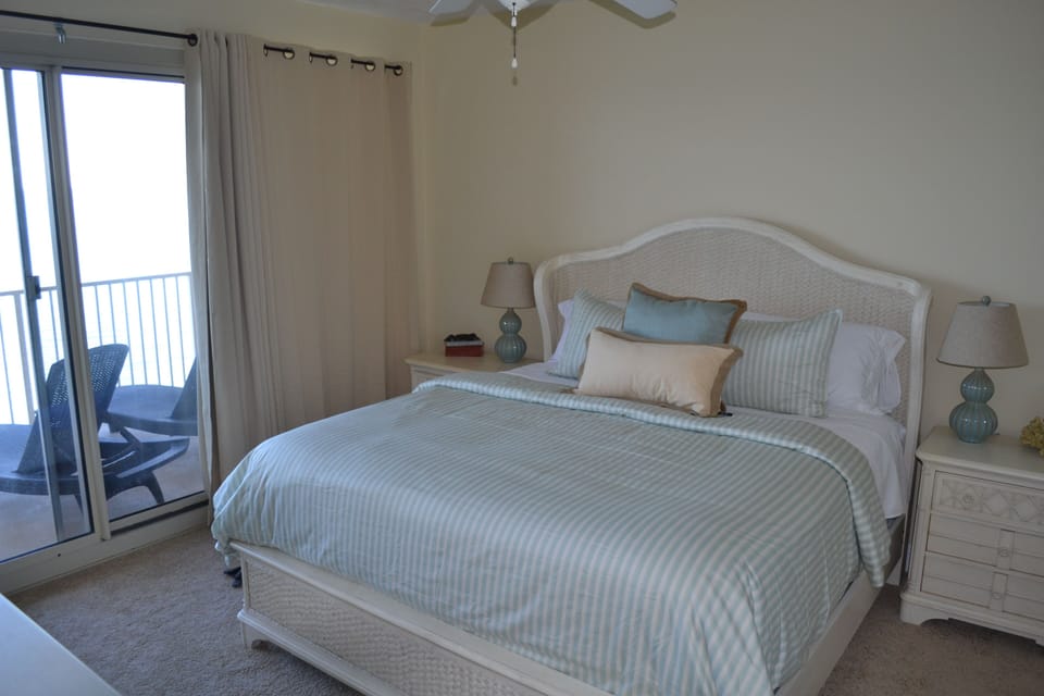 Master Bedroom- King Bed