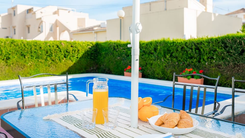 Breakfast by the Pool