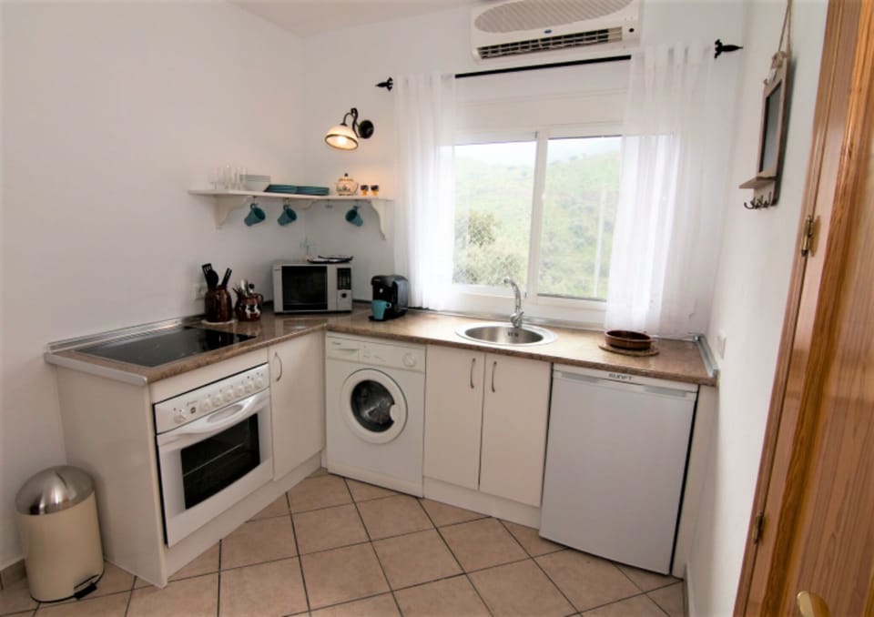Studio Velez - open plan kitchen