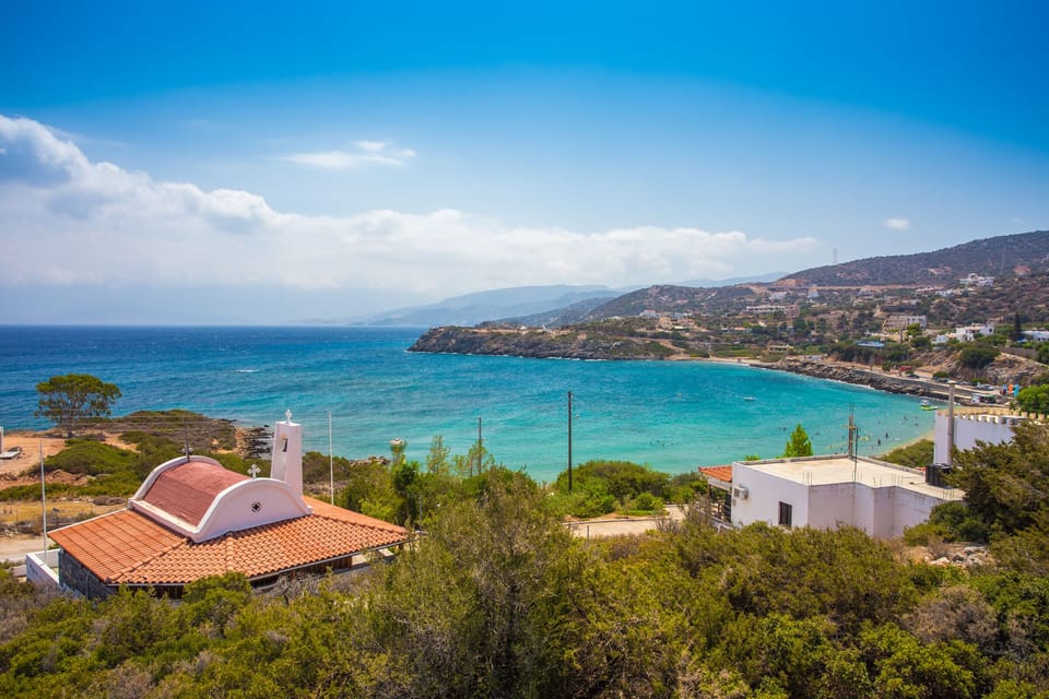 3 minutes walk to the nearby beach.