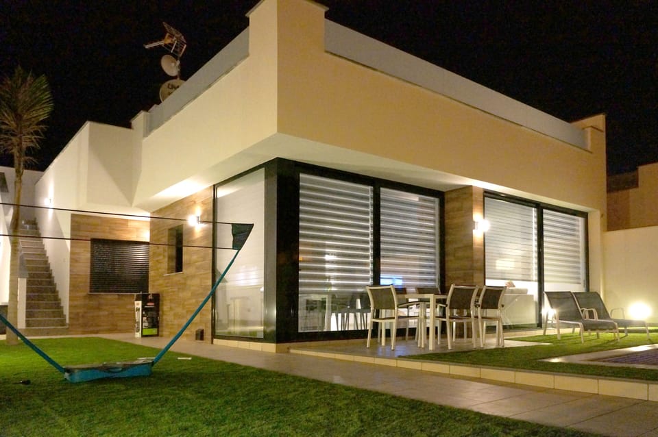 Brilliant Villa with pool, 3BR, 2BR, sleeps 7.