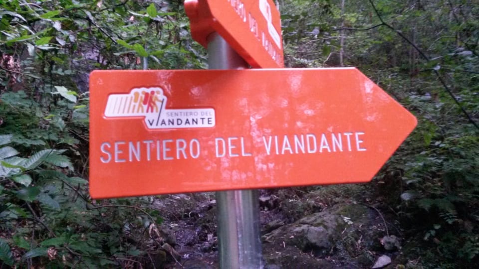 footpaths signs in front of the house