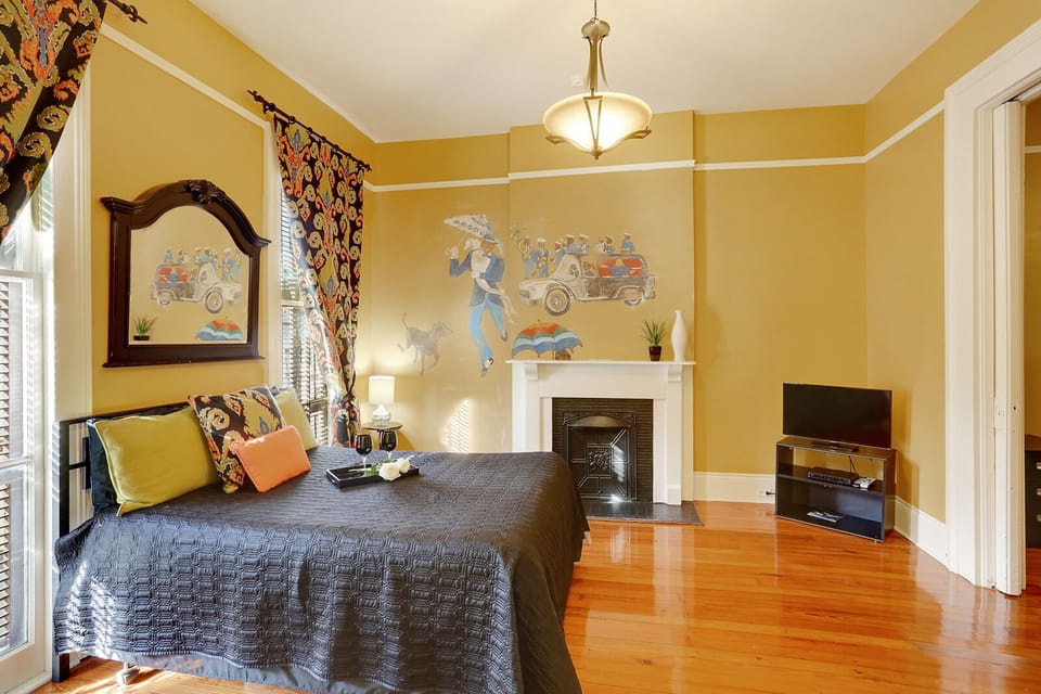         Master Bedroom (652826) w/ HBO Treme 
 Series Painting and 32" Smart TV