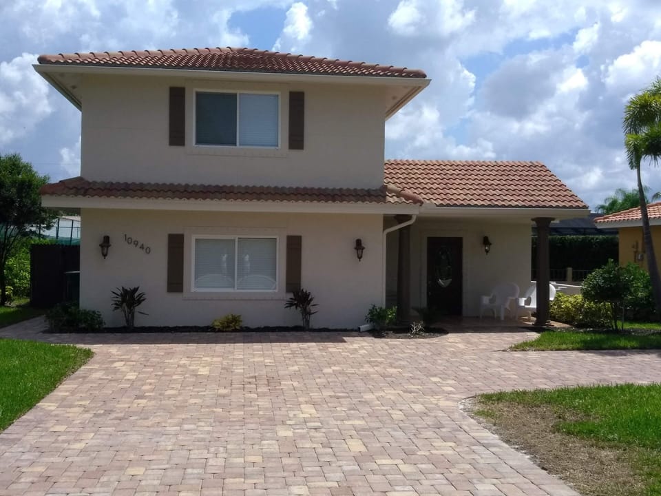 Good Sunsations. West Indies exterior 