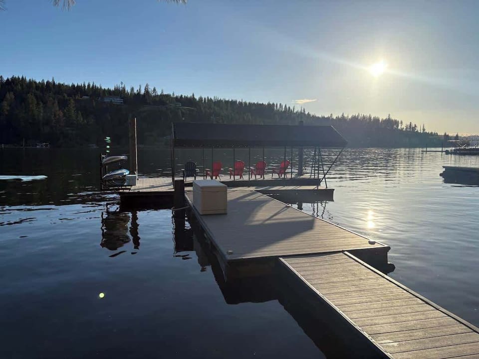 New trex dock with private slip, paddle boards, storage, and cooler!