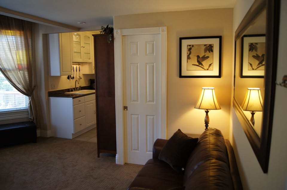Warm Accent Colors with Plenty of Closet Space.