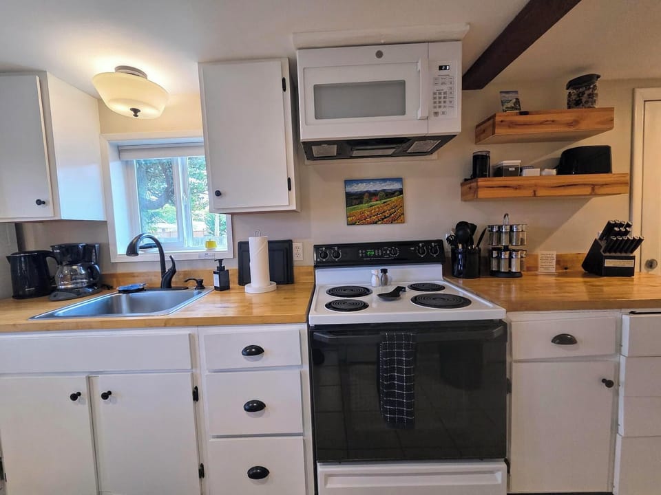 Stove/oven/microwave