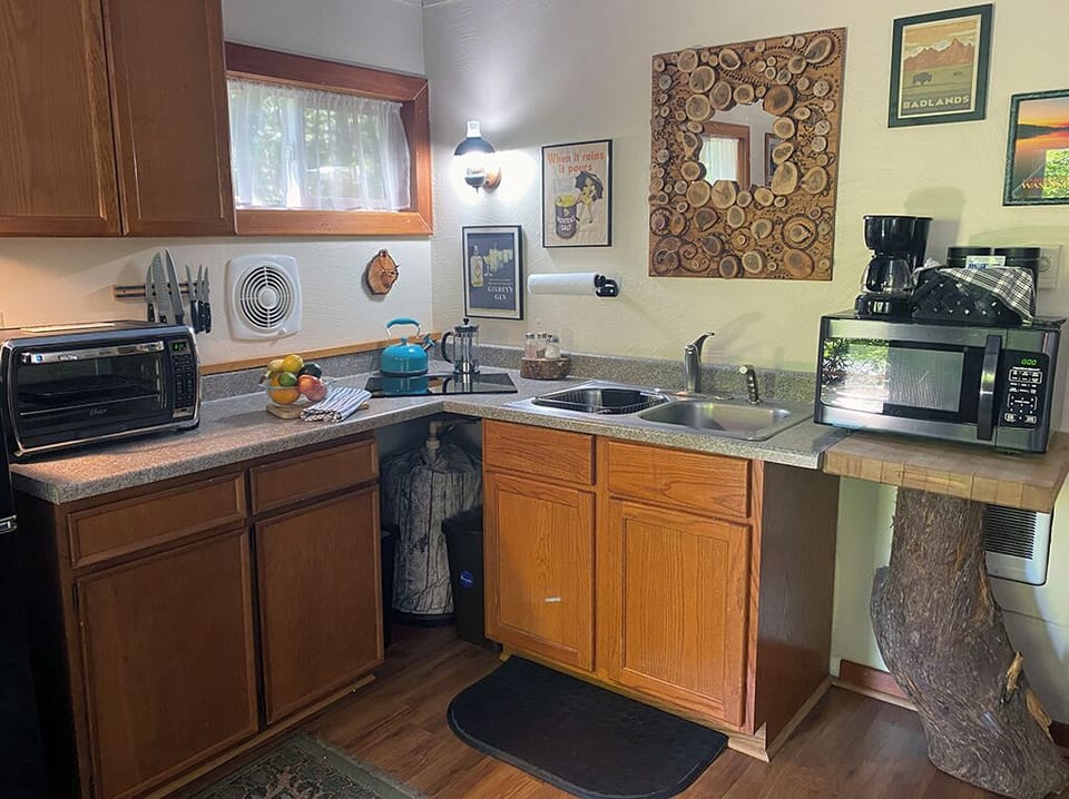 Well-equipped kitchenette for simple meals