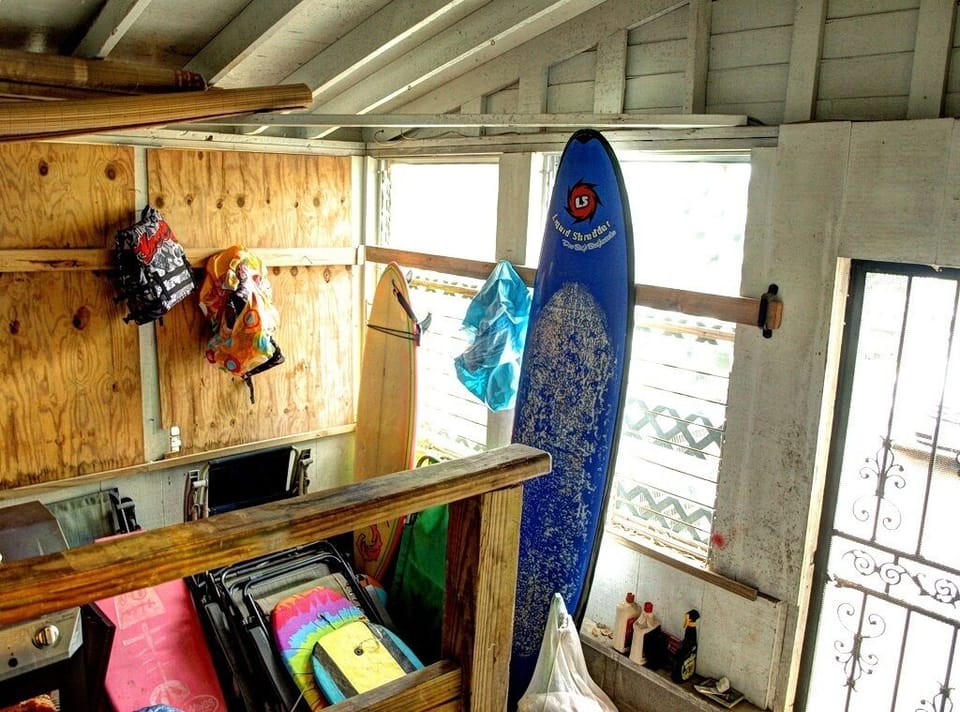 Storage room - Surfboards, boogie boards, chairs, umbrellas, beach toys, grill