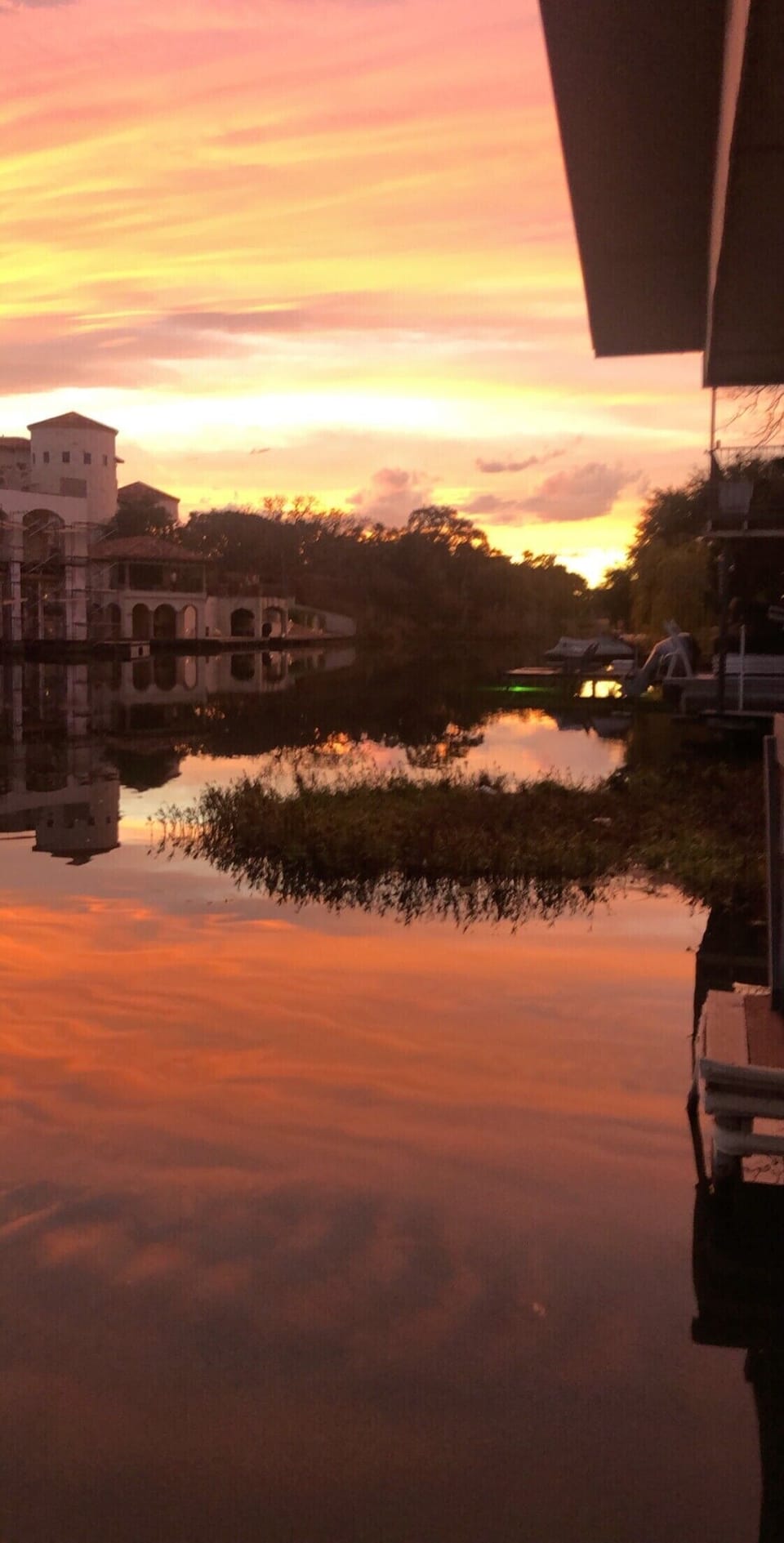 Beautiful photo (we didn't edit)