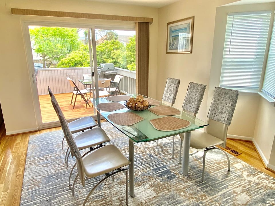 Large dining table with 2 extensions seats 8 — perfect for shared meals and time