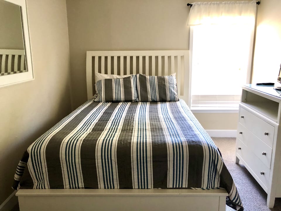 Second floor queen bedroom