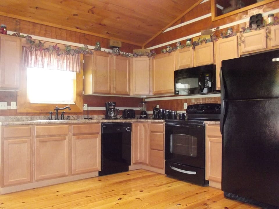 Fully equipped large spacious kitchen.