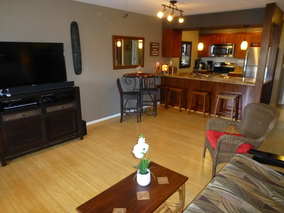 Living room with 55” smart tv
