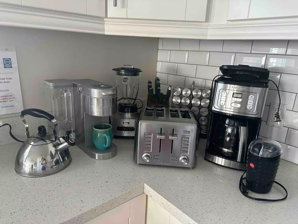 Well-equipped kitchen for your meals at home