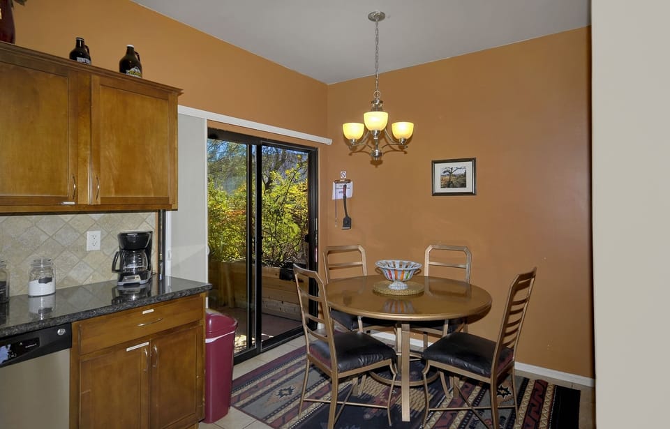dining alcove