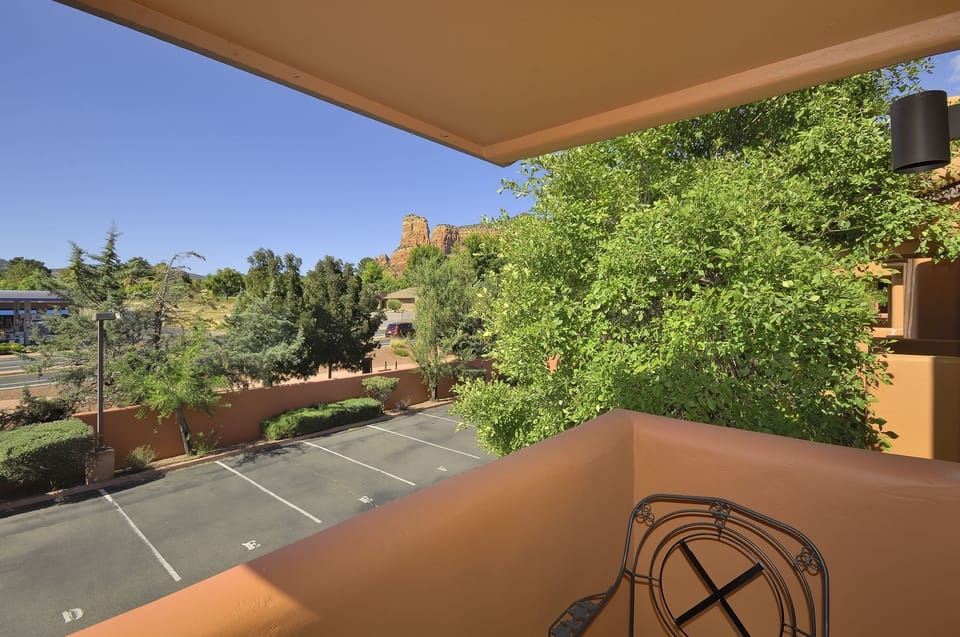 front master balcony w/redrock views.