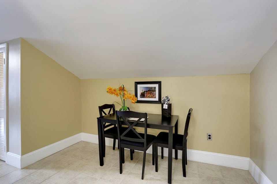 Master Suite Dinette table 