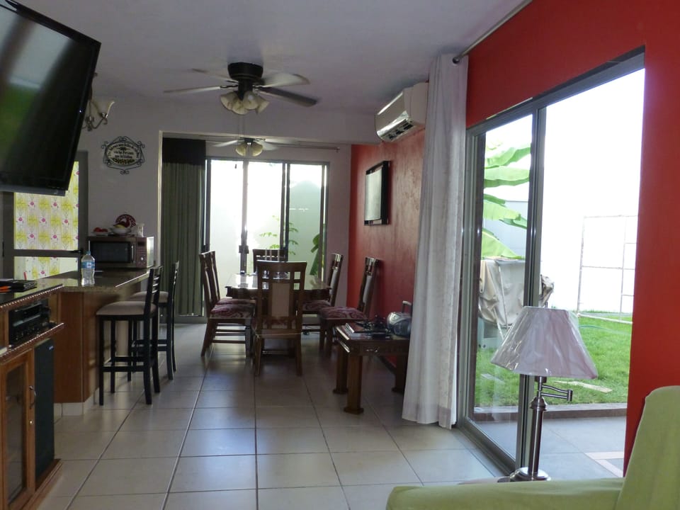 Living room/kitchen