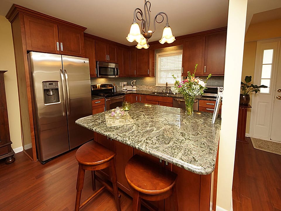 Best Updated 3 BR Floorplan in Heritage Village!