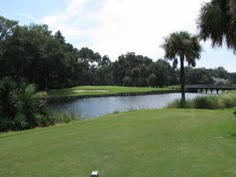 Play a few rounds on any of the three courses located within Palmetto Dunes.