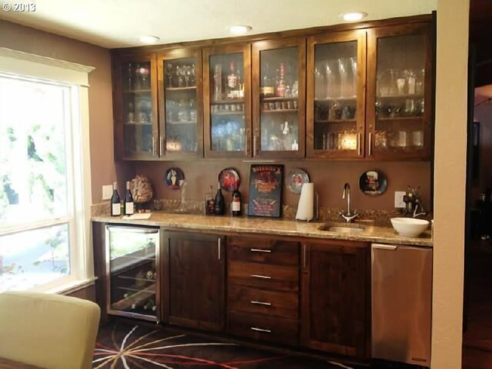 Wet Bar - Beverage Fridge, sink, Icemaker