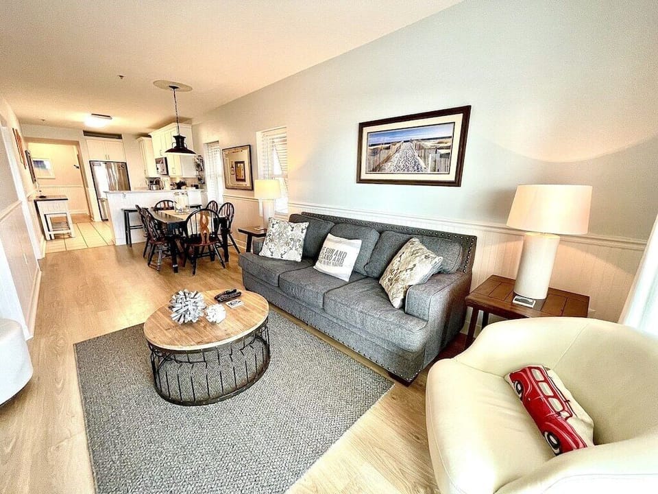 Open-concept living and dining area Oceanview, 201 Isle of Palms, SC | IOP Escapes