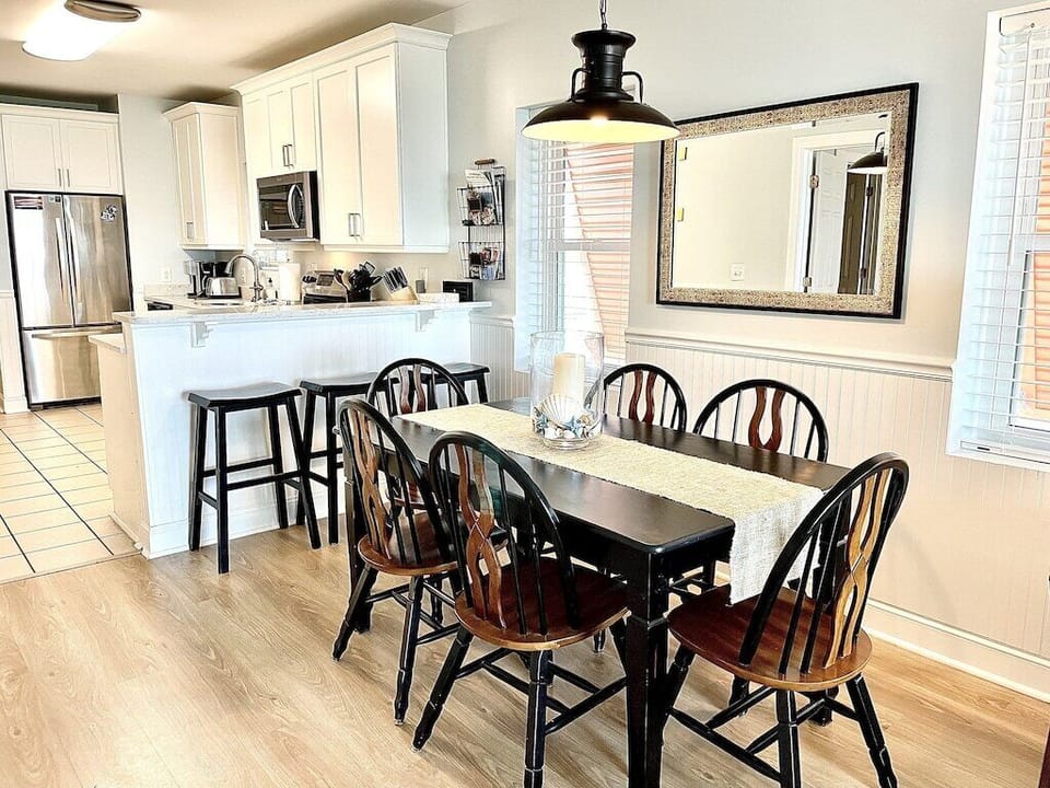 Dining area with additional bar seating Oceanview, 201 Isle of Palms, SC | IOP Escapes