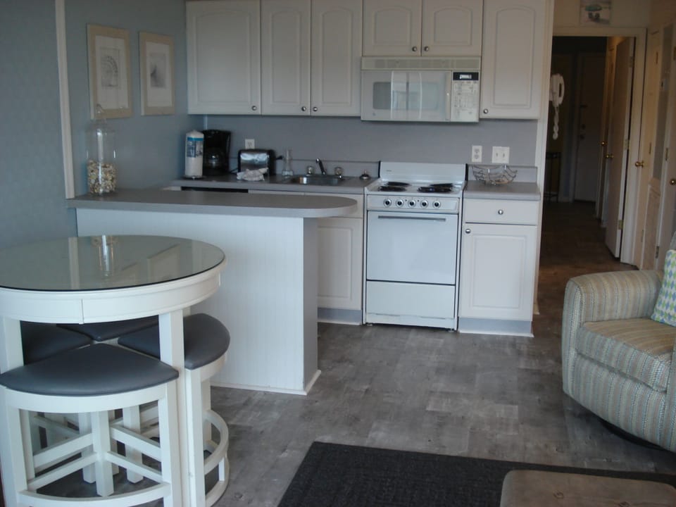 Full Size Kitchen