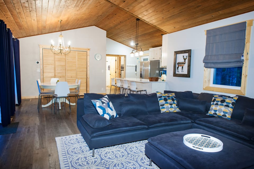 Open concept kitchen/dining room/great room