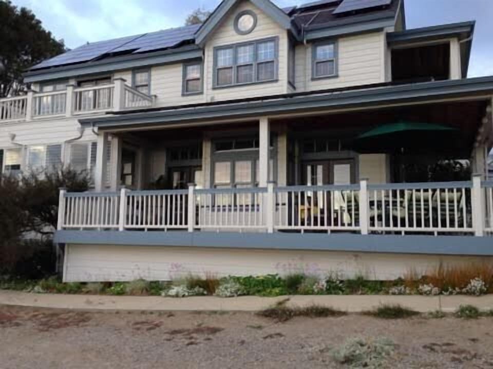 Covered Porch off Guest Room
