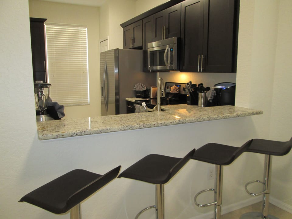STOOLS BREAKFAST BAR AREA