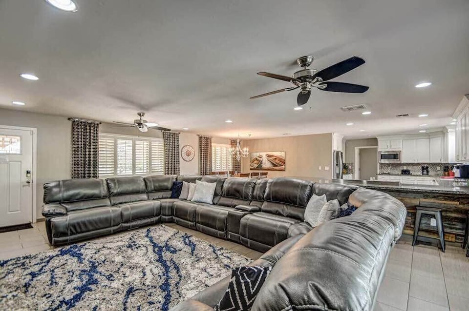 Huge Living Room Sectional w/Recliners