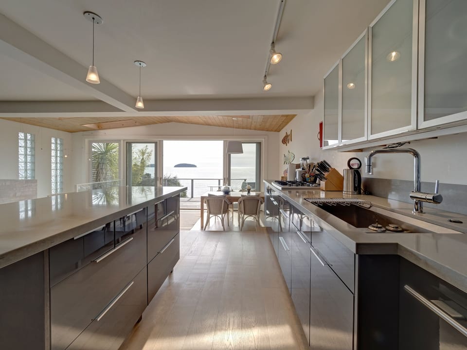 Gourmet kitchen