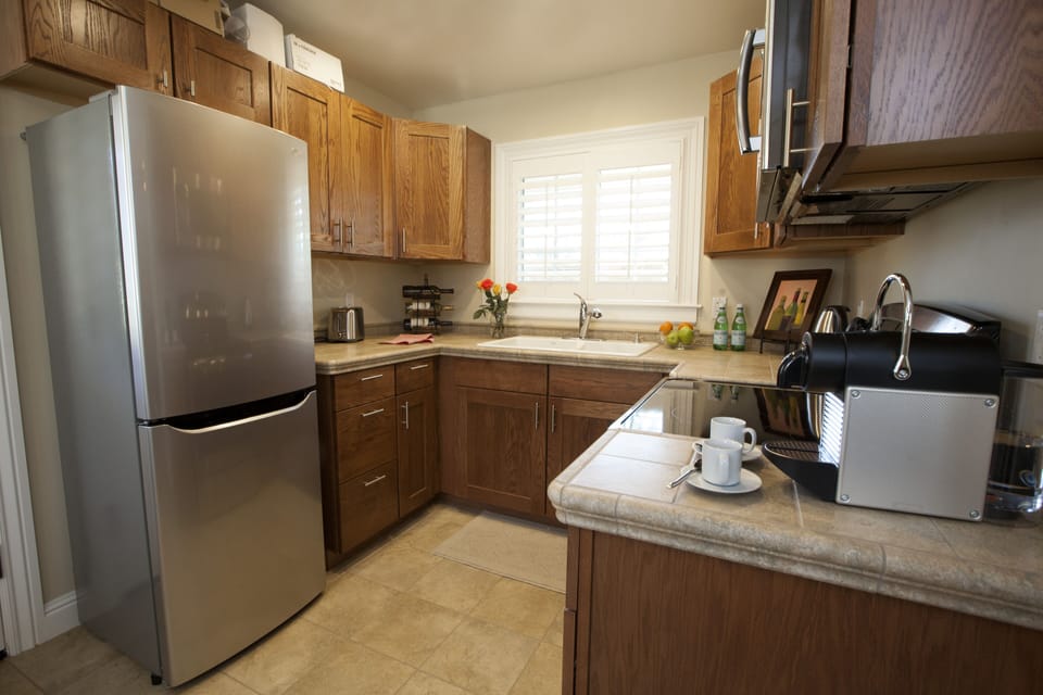 Kitchen with eat-in area