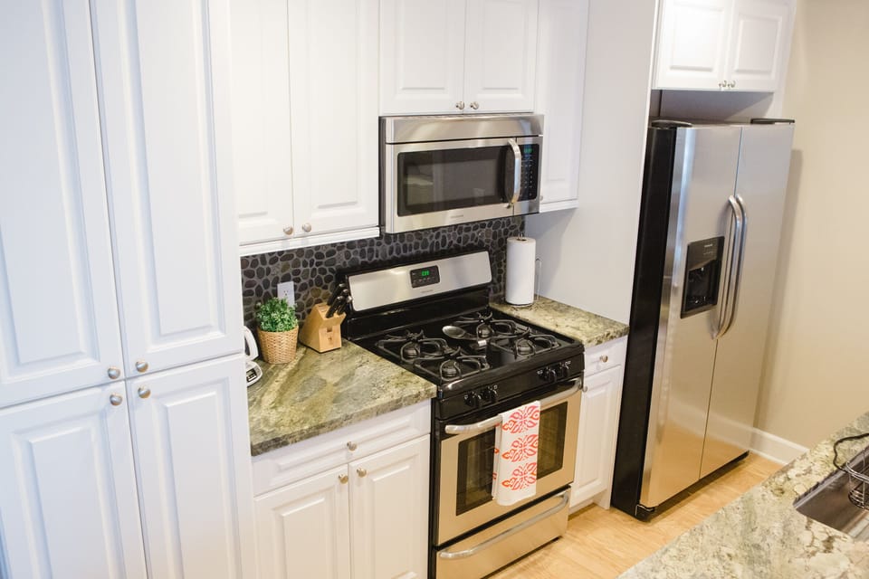 Easy to clean and well stocked kitchen
