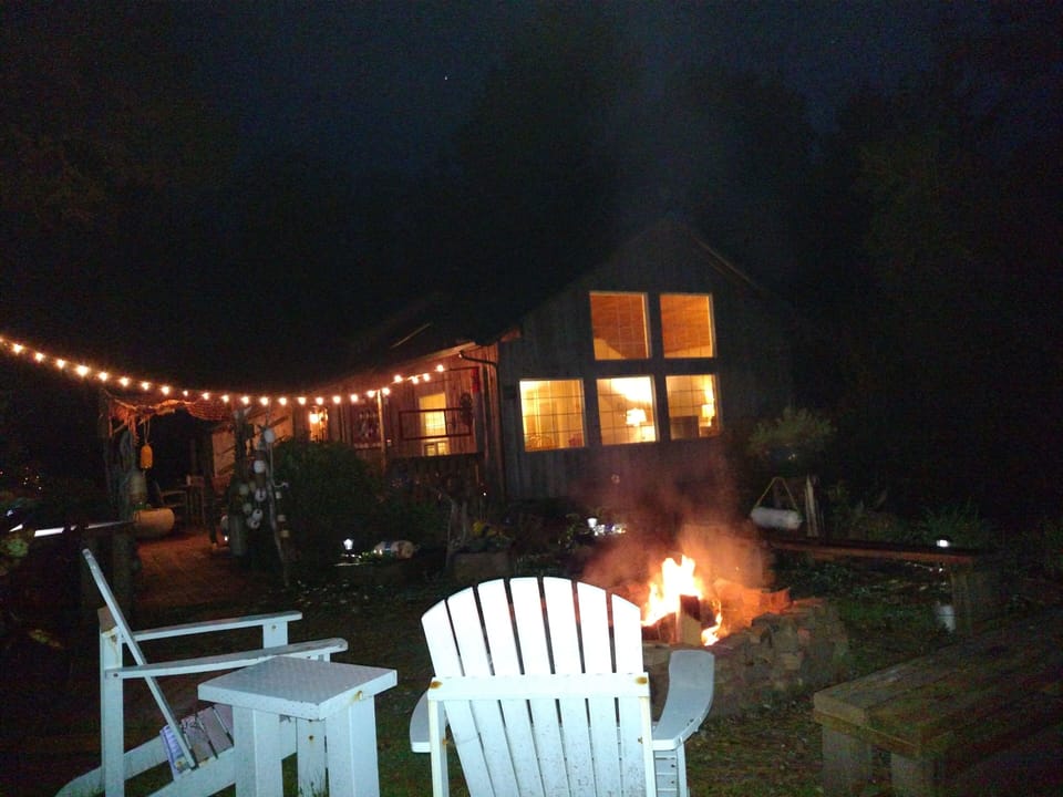 Fantastic gathering spot! Bring the guitar and s'more fixings -
