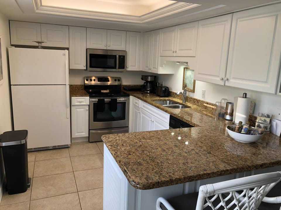 Full Kitchen
